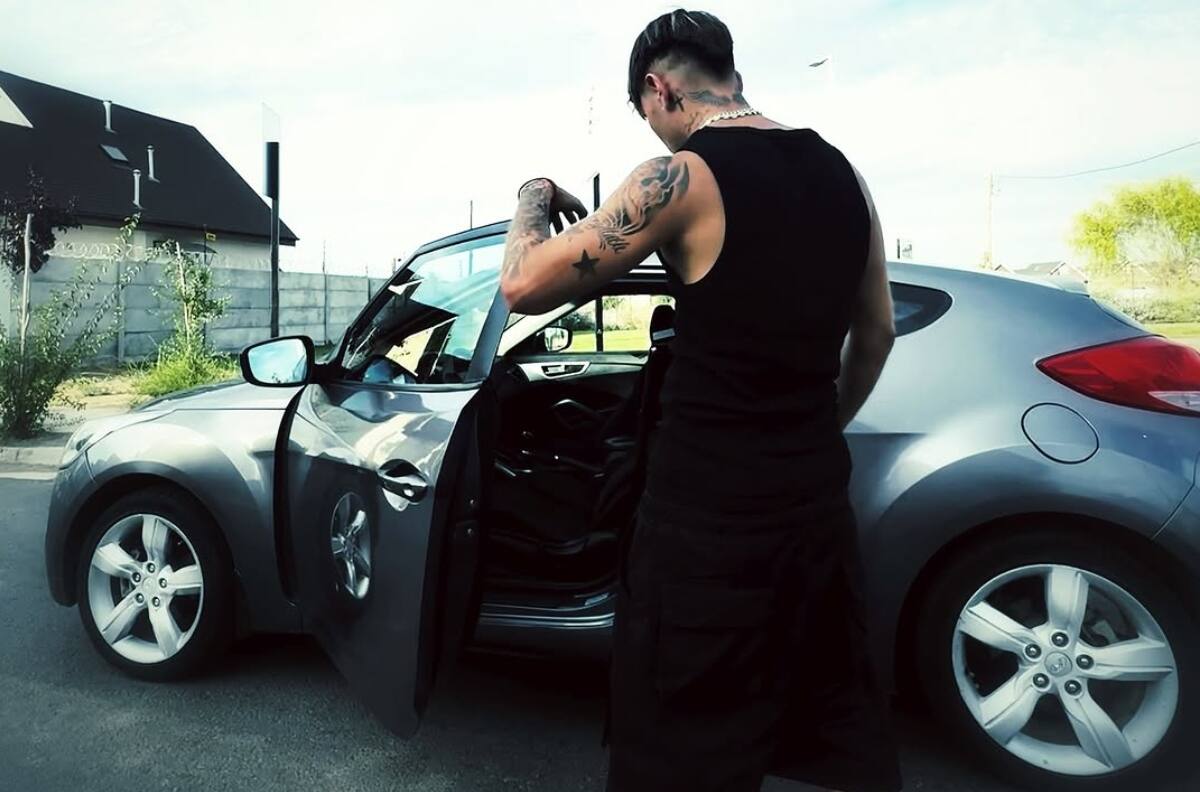 Hans Valdés compró su primer auto: ¿Qué modelo es y cuánto cuesta?