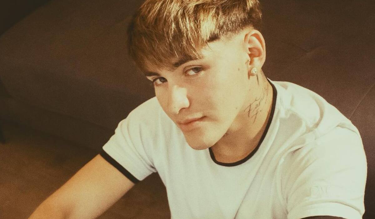 y el estreno de su segundo single, "Cicatrices".