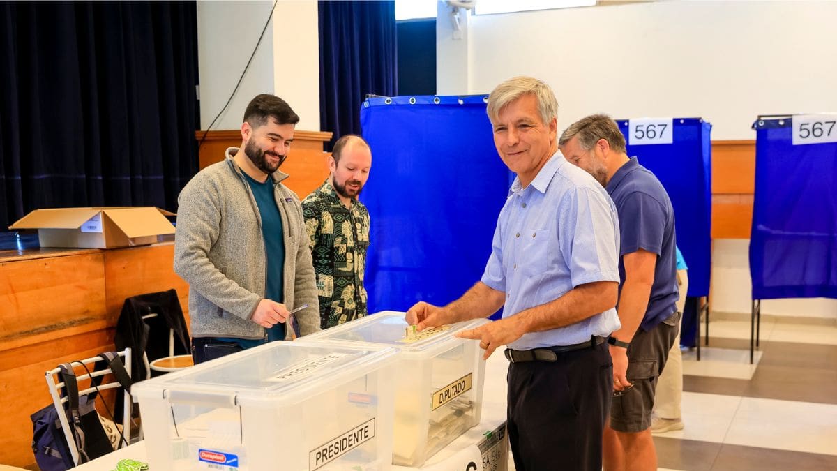 La novedosa idea futbolera de Harold Mayne-Nicholls para cubrir gastos de su campaña electoral