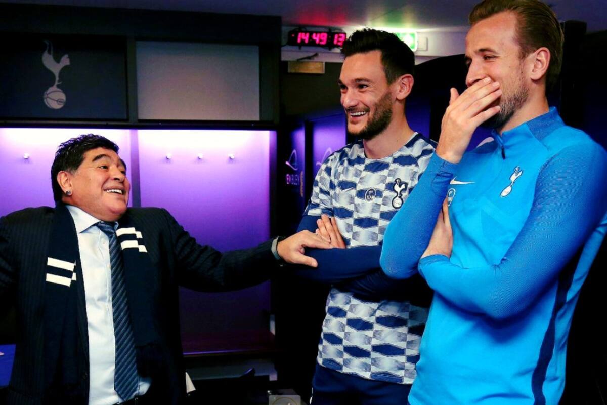 Maradona se comunicó con señas para aconsejar al delantero inglés