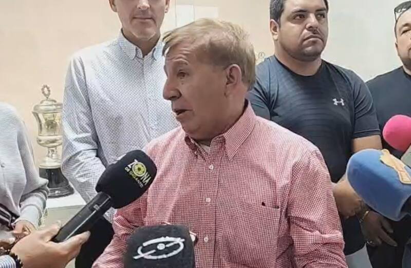 El dirigente reconoció que la continuidad de la gerenta en el club es un "tema pendiente".