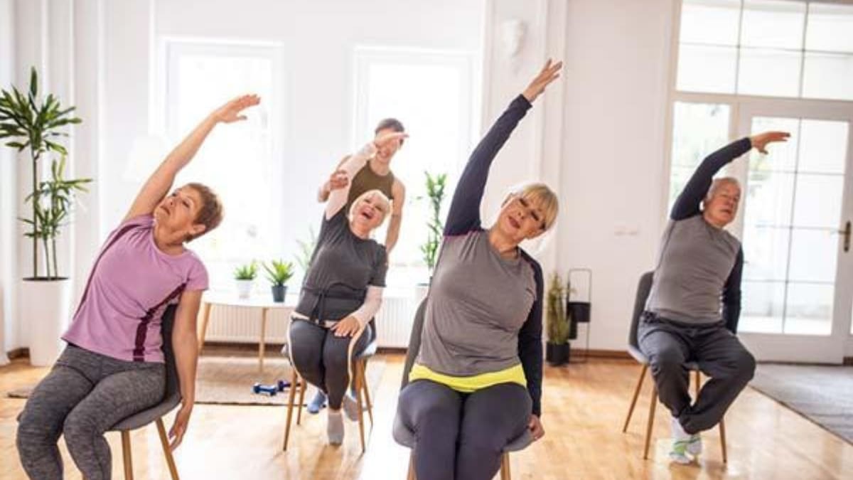 El seguro ejercicio que recomienda Harvard para que los adultos mayores mejoren su movilidad y fortaleza