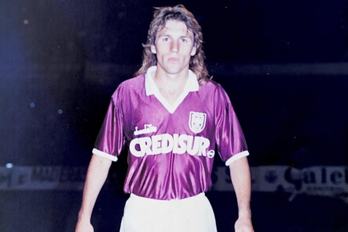 El ex futbolista defendió los colores de Deportes Concepción en 1991. Foto: ruso.adomaitis en Instagram.