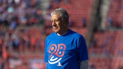 “En la U, toda mi ropa era azul, cuando llegué a Colo Colo me dijeron que se usaba el blanco. La cambié y hasta hoy me respetan”