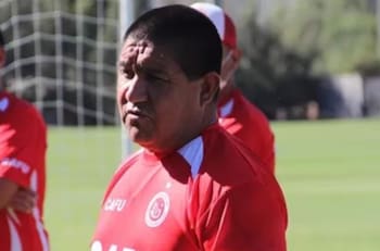 La pelota está de luto: fallece emblemático jugador y entrenador del fútbol chileno