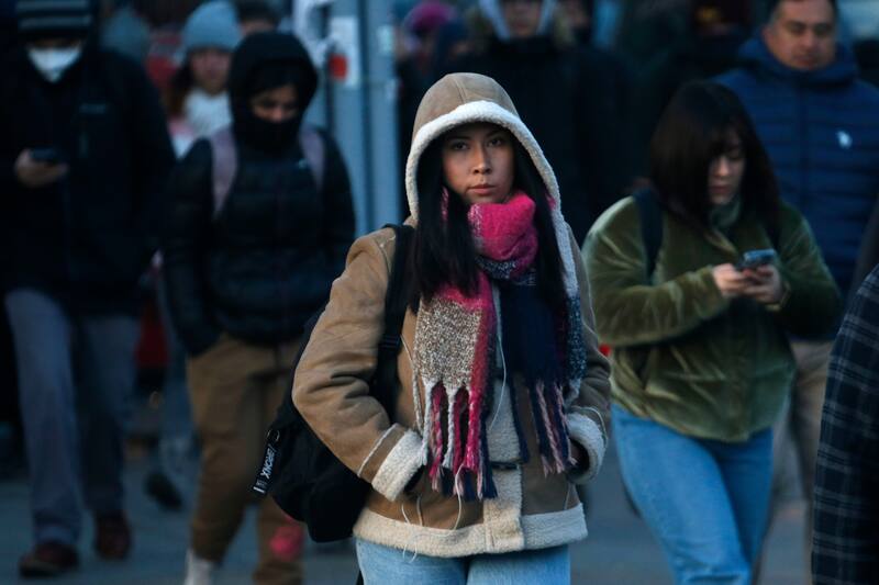La alerta emitida por la DMC advierte de bajas temperaturas durante este martes para 6 regiones del país.
