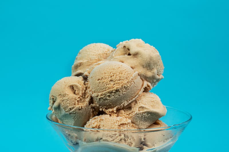 Puedes elaborar este exquisito postre con pocos ingredientes en casa para compartir en Navidad. Imagen referencial. Créditos: Freepik.