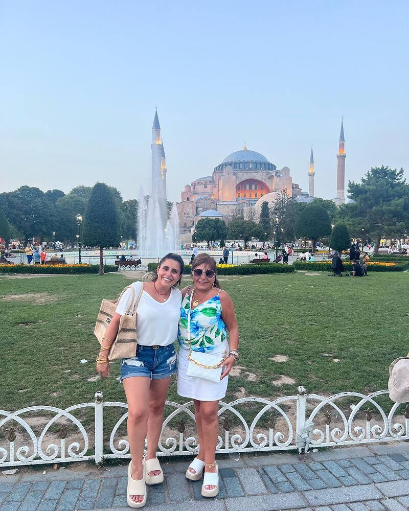 A través de redes sociales, Helhue Sukni subió una serie de fotografías disfrutando de los atractivos turísticos que ofrece Turquía.