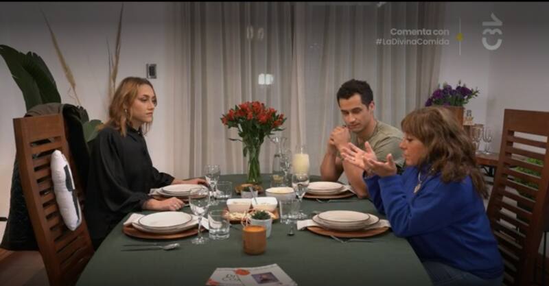 Durante la cena de Raimundo Alcalde, Jorge Alís no estuvo presente en "La Divina Comida, por lo que pusieron un peluche con su figura en una de las sillas.