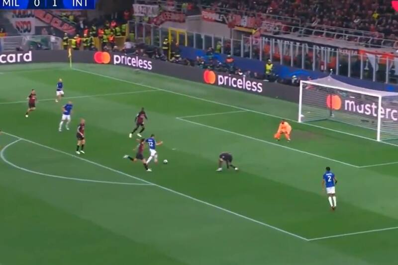 Henrikh Mkhitaryan anotó el 2-0 del Inter de Milan ante AC Milan.