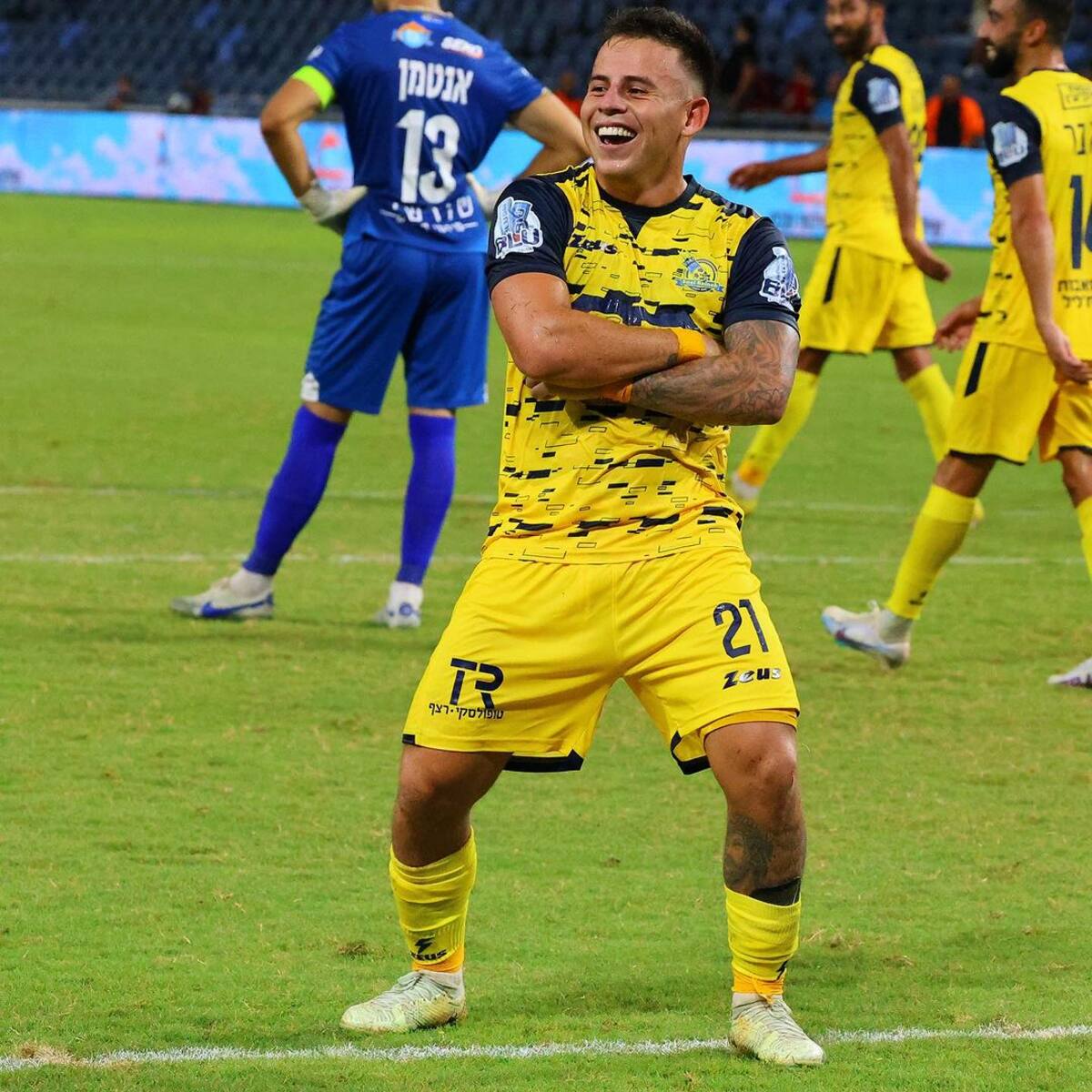 El mediocampista boliviano milita en el Maccabi Bnei Reineh de Israel.