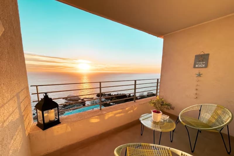 El recinto cuenta con una romántica vista al mar, perfecta para disfrutar en pareja. Créditos: Airbnb.