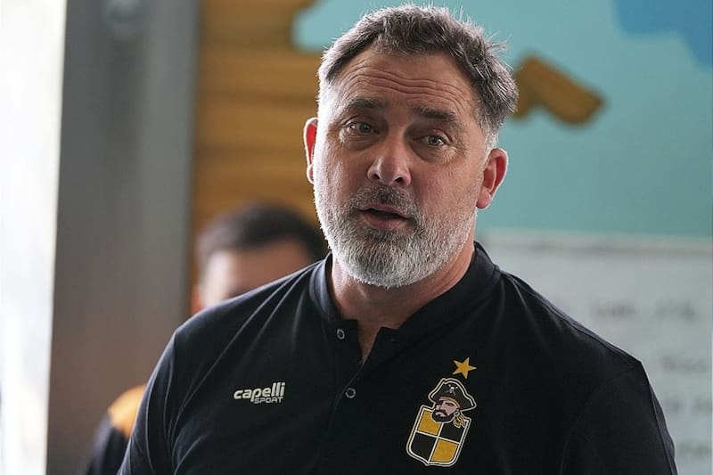 El técnico del campeón del fútbol chileno. Foto: @coquimbounidooficial en Instagram.