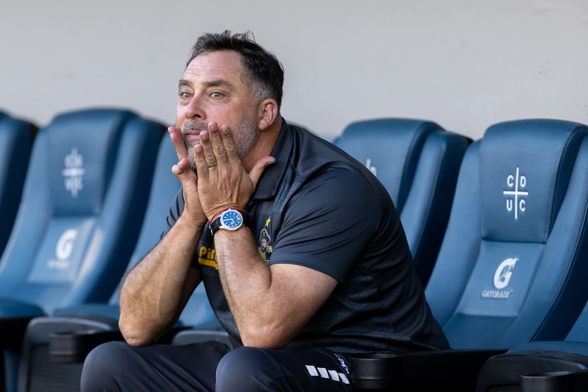 asume las críticas que piden su salida de manera "desafiante". Foto: Felipe Escobedo / En Cancha