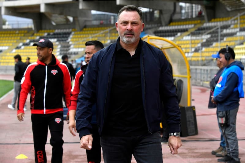 El técnico que clasificó a Chile a dos mundiales Sub 17 consecutivos habla con En Cancha Prime. Foto: Agencia Aton.