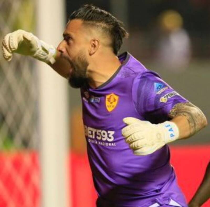 El arquero fue figura de Aucas ante Flamengo