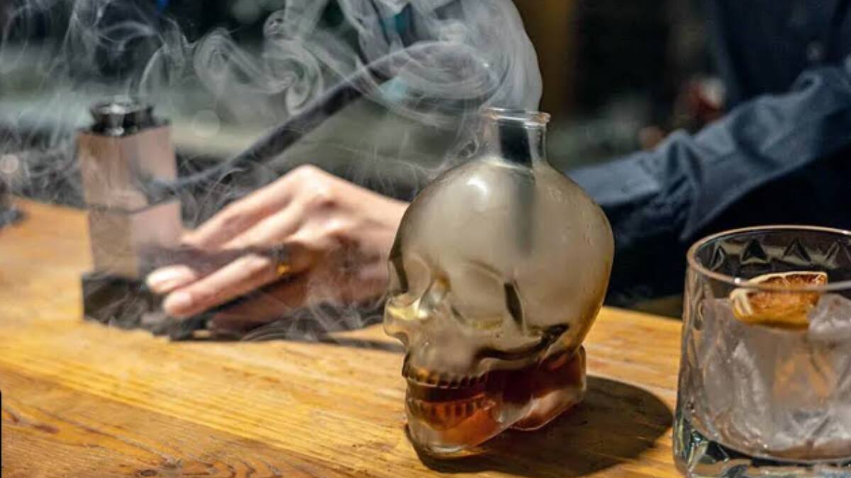 Conoce el primer bar speakeasy de Chile: está oculto en Santiago y solo se entra con una contraseña
