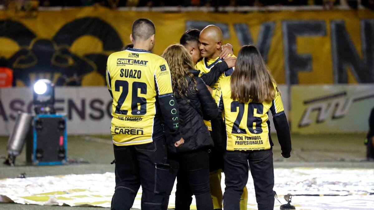 “Estoy muy orgulloso de ti”: Hijos de Humberto Suazo le dedican emotivas palabras en su despedida de las canchas