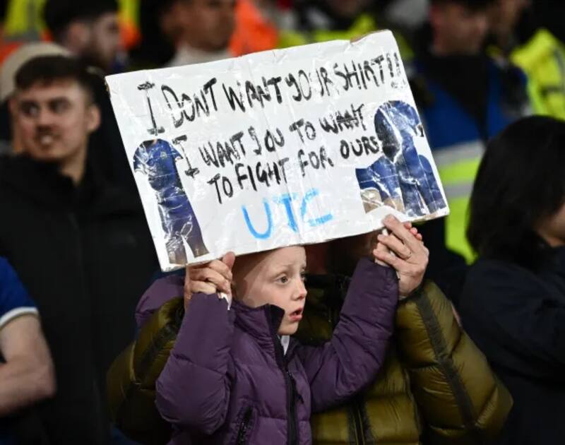 del Chelsea con una pancarta.