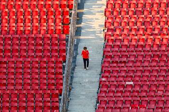 “Parece un amistoso”: TV uruguaya recalcó el poco ambiente con La Roja en el Estadio Nacional