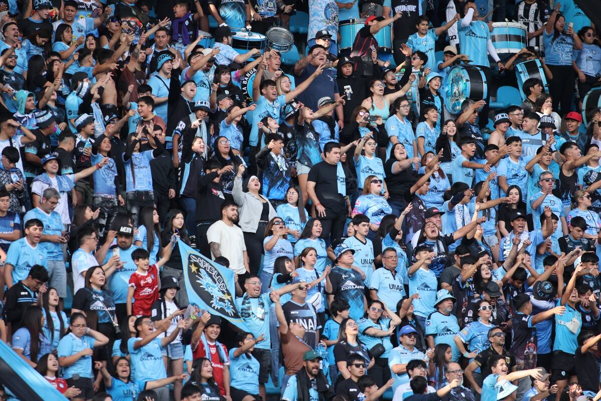 Juan Pablo Miño elogió a la barra de los Dragones Celestes. Foto: Agencia ATON.