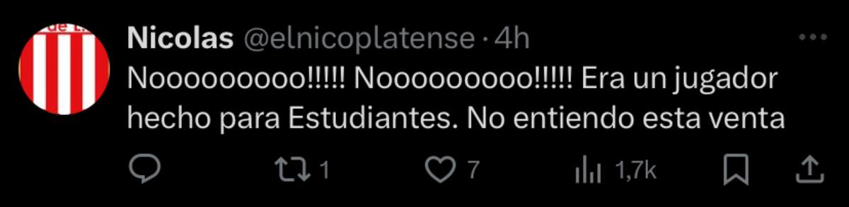 Hinchas de Estudiantes enojados por la venta de Javier Correa a Colo Colo.
