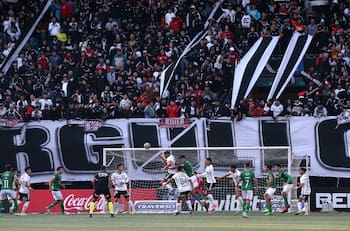 Más de 2 mil hinchas de Colo Colo fueron castigados y no podrán ir al Superclásico