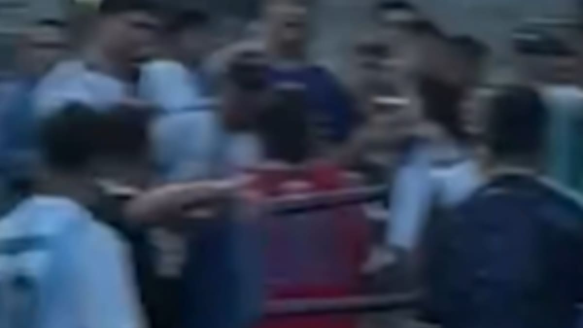 VIDEO | Hinchas argentinos se olvidan de los ingleses y se ponen a pelear entre ellos en Estados Unidos