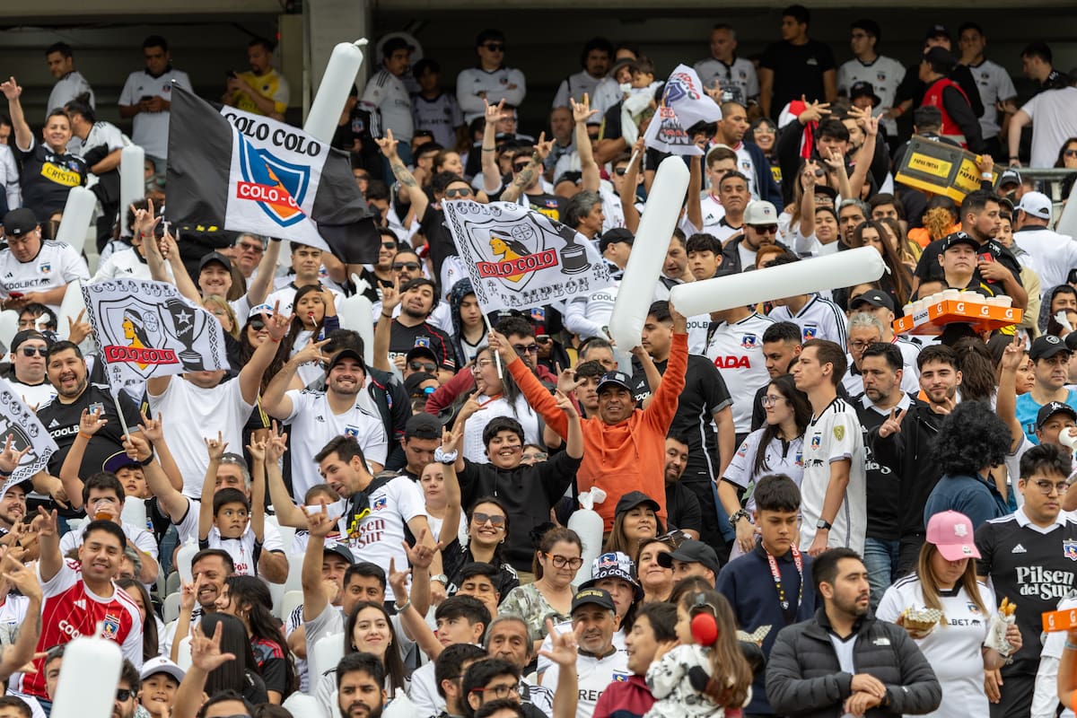 Hinchas de Colo Colo no podrán ingresar a Argentina.