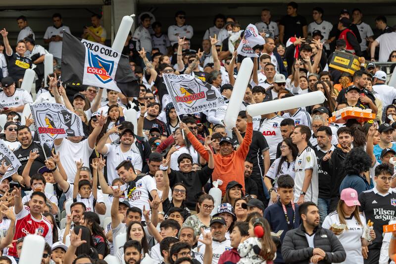 Hinchas de Colo Colo no podrán ingresar a Argentina.
