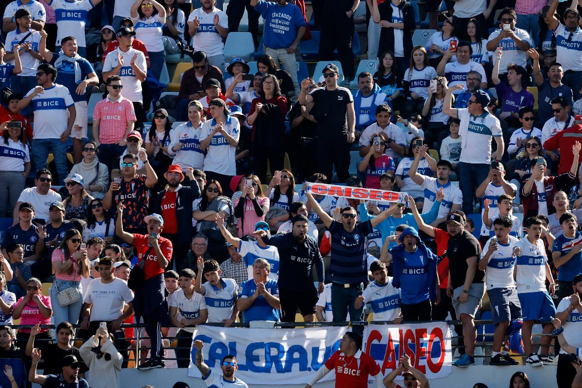 Hinchas cruzados denunciaron supuesta infracción de Everton a las bases del torneo por ubicaciones dentro del Estadio Sausalito. (Foto: Aton)