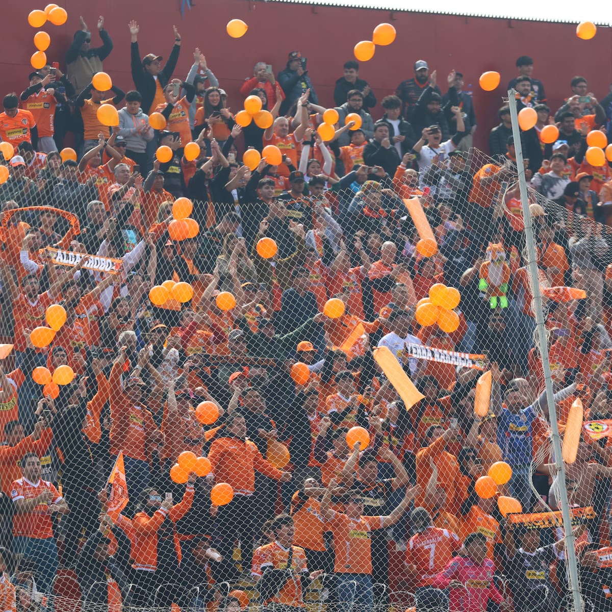 ¿Locales en Santiago? Hinchas de Cobreloa llegarán en masa al partidazo contra Unión Española