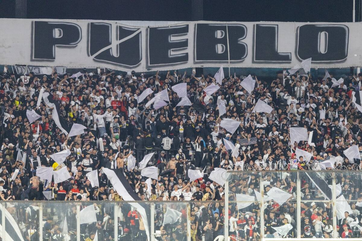 se burlan de los jugadores de River Plate. Foto: Felipe Escobedo.