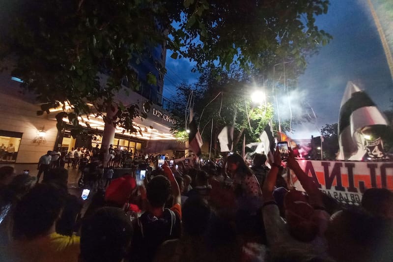 Hincha de Colo Colo falleció por riña con barristas de la U.