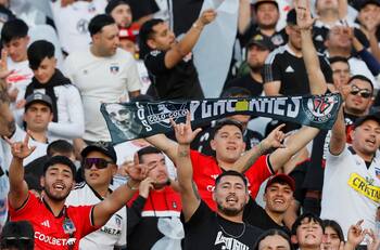 VIDEO | El emotivo minuto de silencio de los hinchas de Colo Colo por la muerte de Modou Jadama