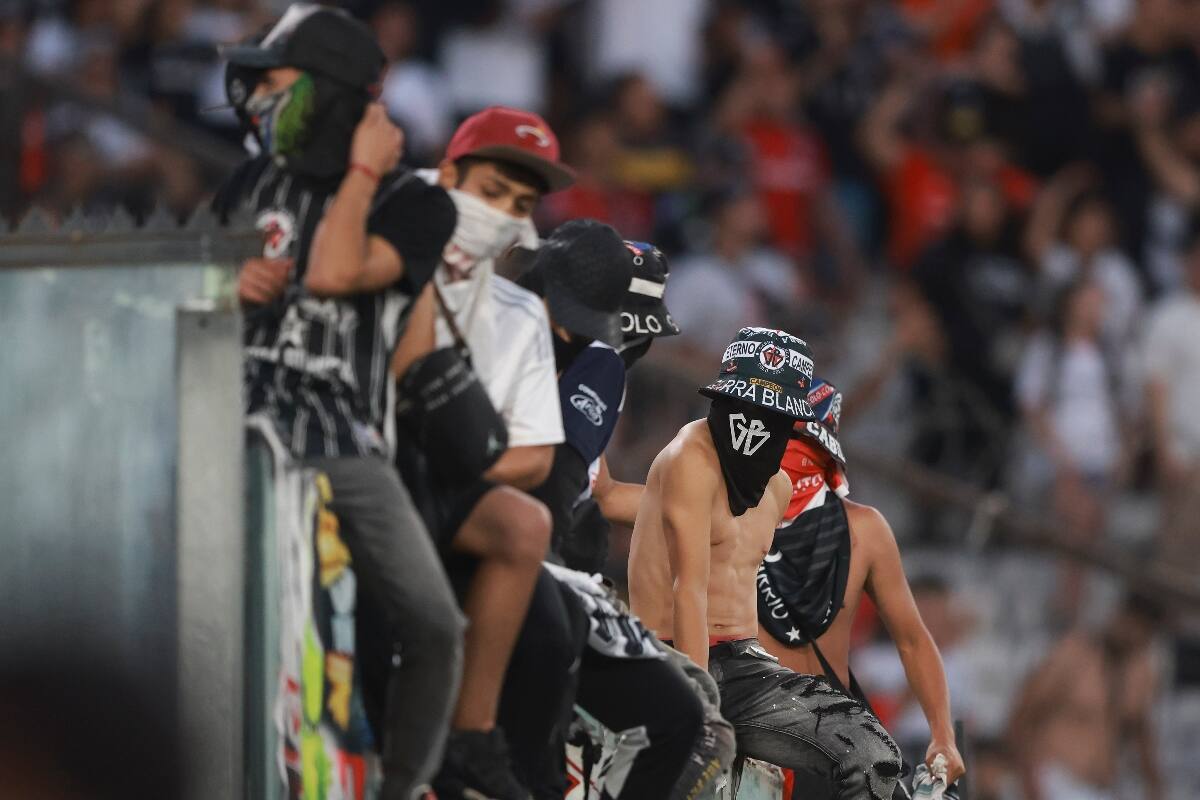 vandalizaron estadio del fútbol chileno. Foto: Aton.