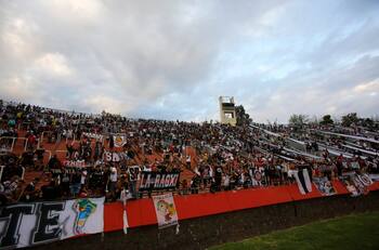 Hinchas de Colo Colo siguen sembrando el caos en Mendoza: reportan nuevos casos de violencia