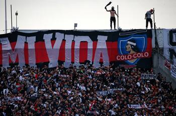 Hinchas de Colo Colo fueron vetados oficialmente de Buenos Aires: ¿Hasta cuándo durará el castigo?
