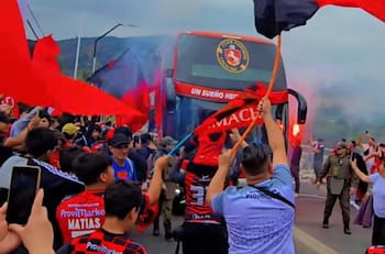 VIDEO | Así fue la masiva despedida que tuvo Deportes Limache antes de disputar la final de Copa Chile