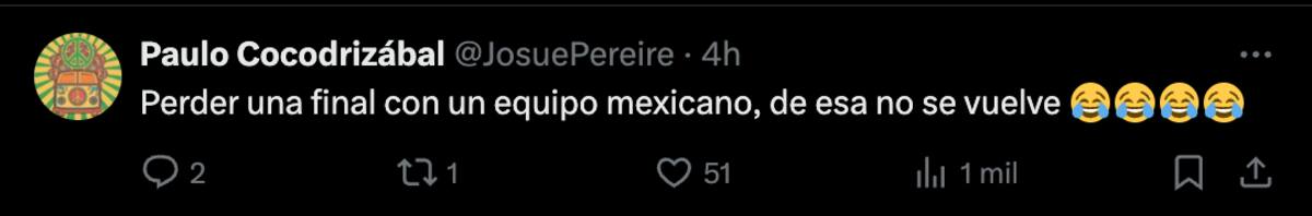 Hinchas de la U se hacen un festín con los de Colo Colo.