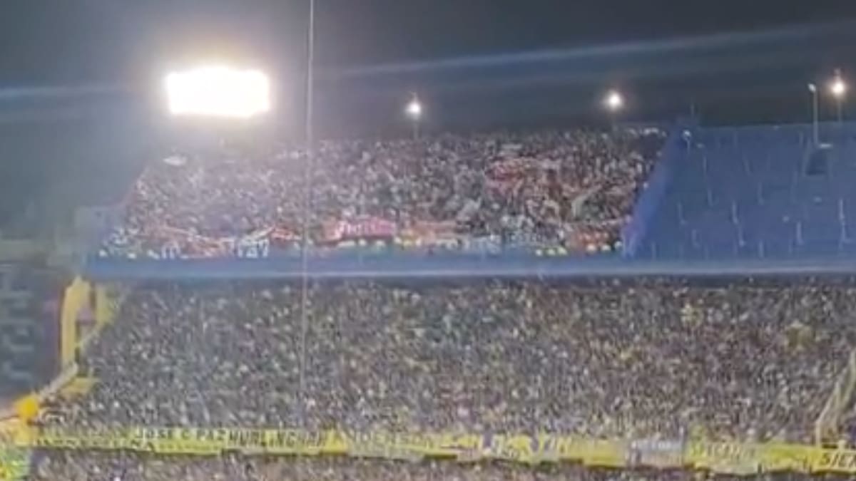 VIDEO | Alegría desbordada: así festejaron los hinchas de la UC el triunfo ante Boca Juniors en La Bombonera