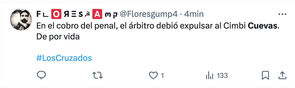 Hinchas de la UC se aburrieron de Cristian Cuevas.
