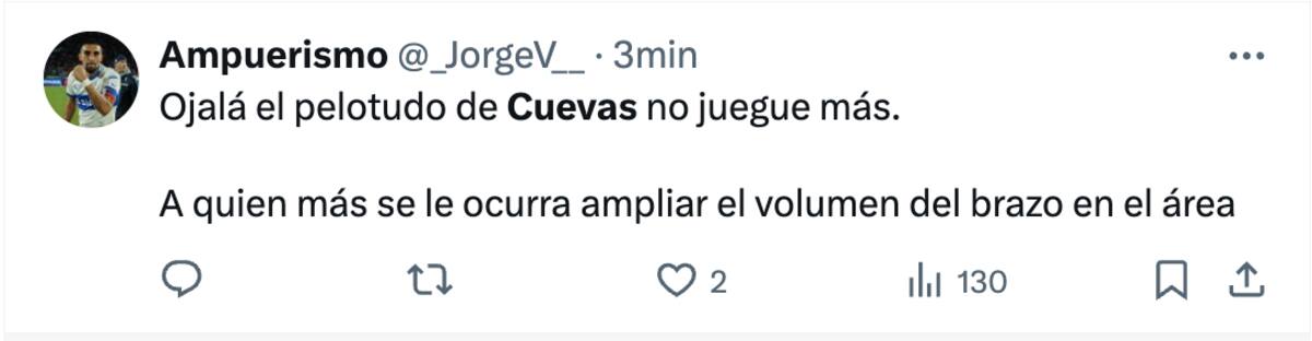 Hinchas de la UC se aburrieron de Cristian Cuevas.