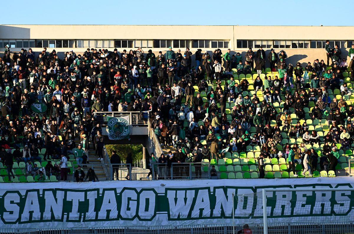 “Donde más me gustó jugar fue en el estadio de Santiago Wanderers; se siente mucho la hinchada”
