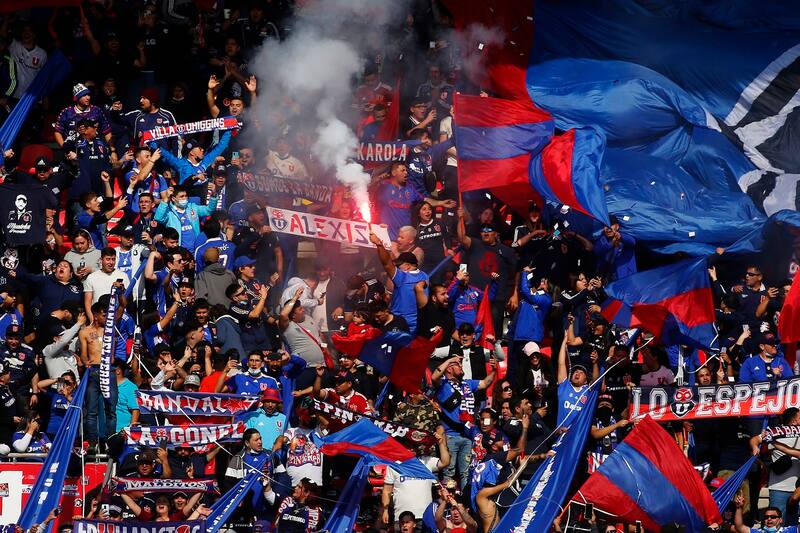 Los fanáticos de la U podrán asistir en limitada cantidad al Superclásico. Agencia Aton.