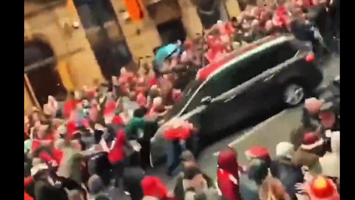 IMÁGENES SENSIBLES | Inglaterra en shock tras atropello masivo a hinchas del Liverpool