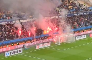 Caos en Francia: fanáticos del Montpellier lanzaron bengalas en partido de la Ligue 1