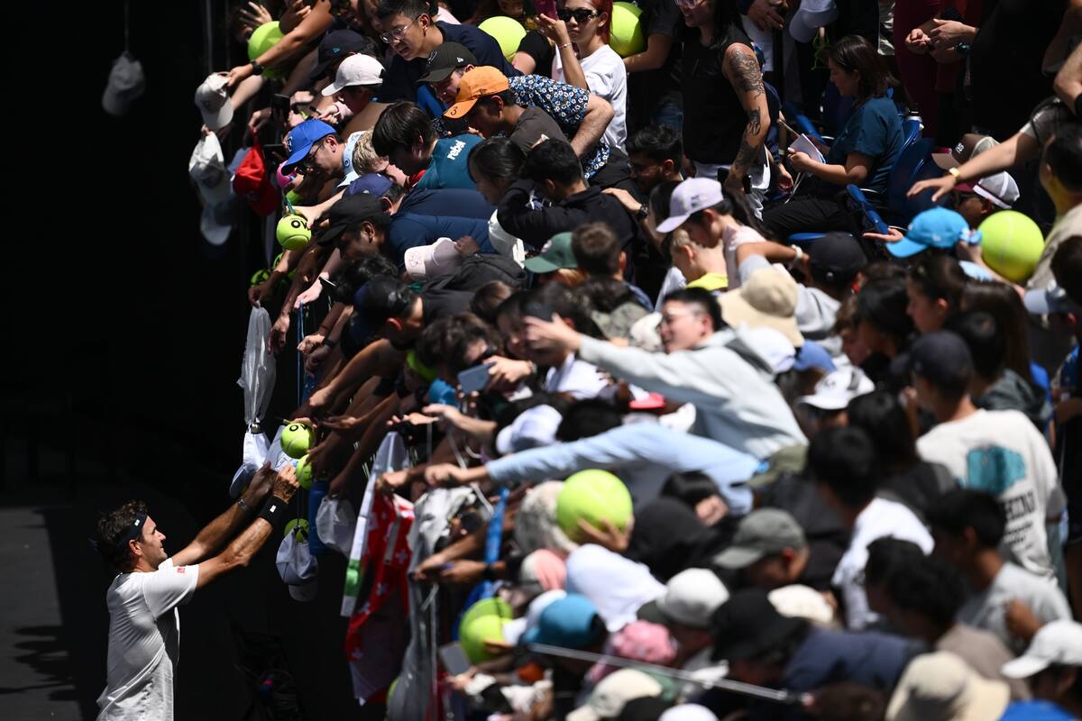 Cada año llegan millones de fanáticos del tenis a Melbourne. EFE