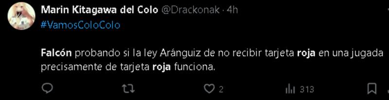 Hinchas reaccionan a las faltas de Aránguiz y Falcón.