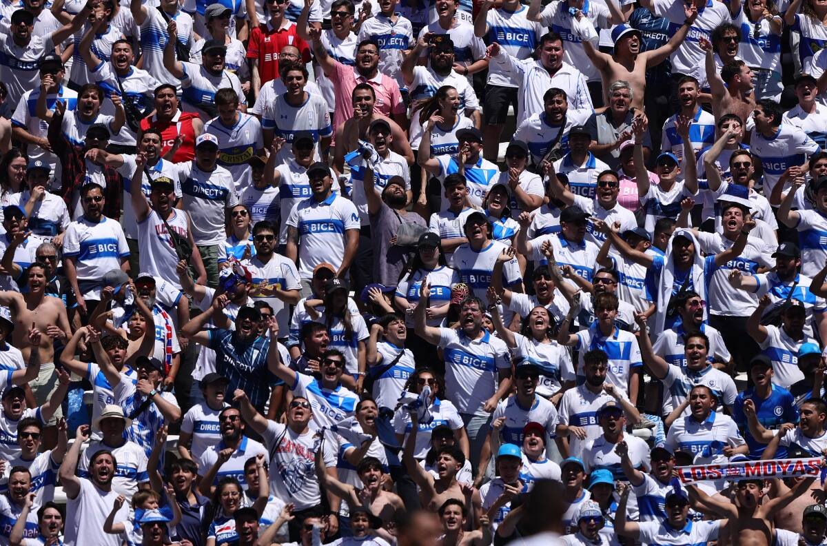 Referente de la UC pide “expulsión perpetua” del Claro Arena para los hinchas que protagonicen incidentes